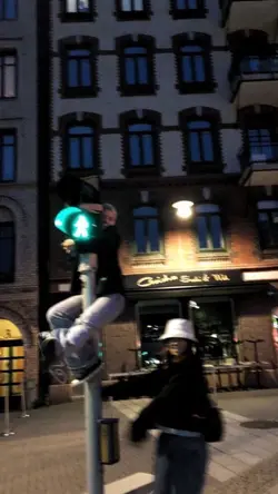 Kỷ niệm bạn bè 