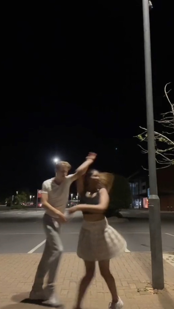 COUPLE SOFT SLOWMO