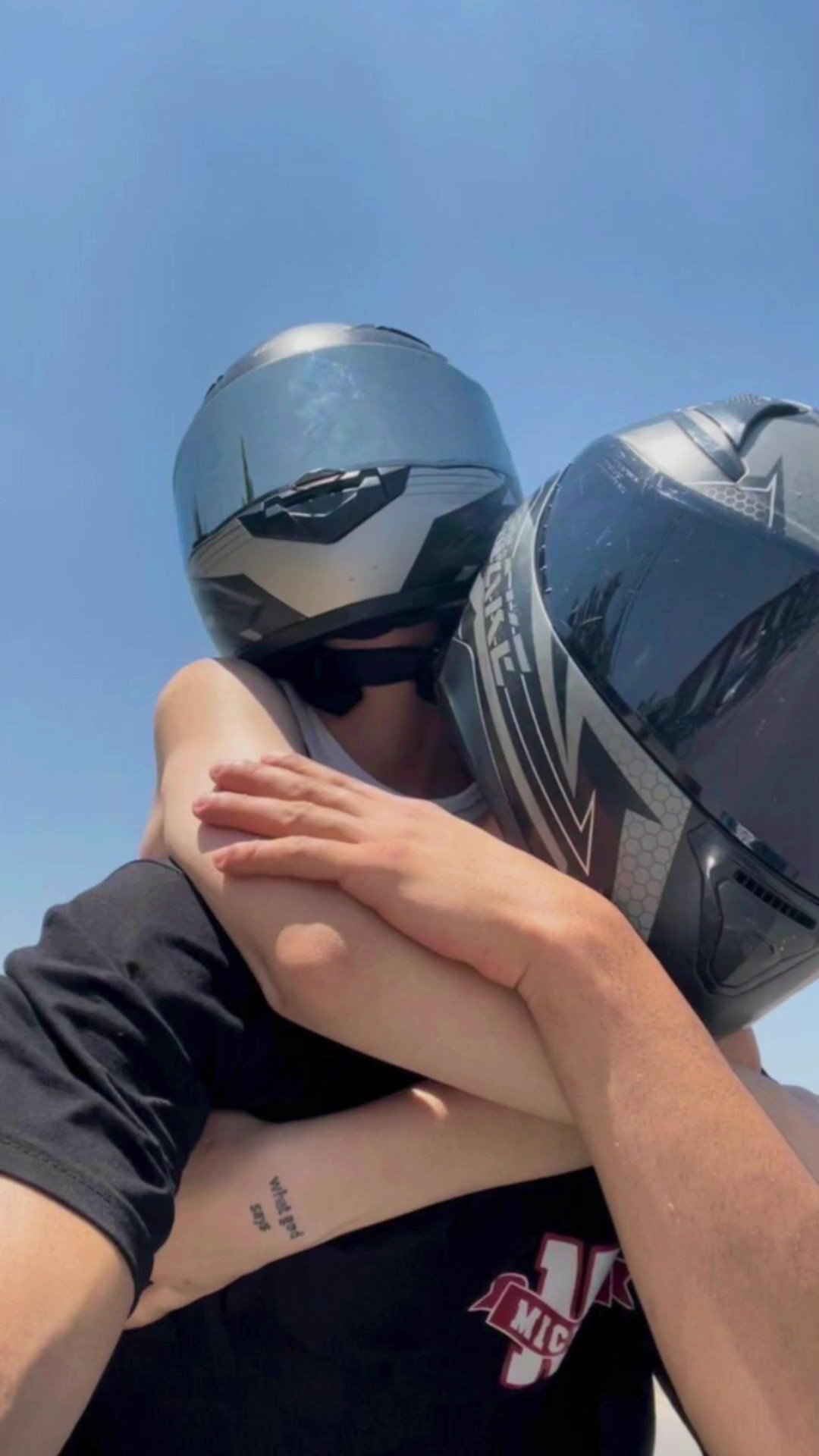 PAREJA GOLPE A FOTO