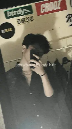 strwbery blonde hair