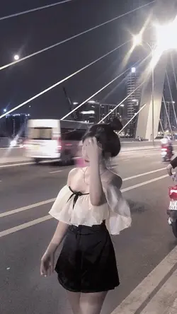 Mặc dù anh có là 