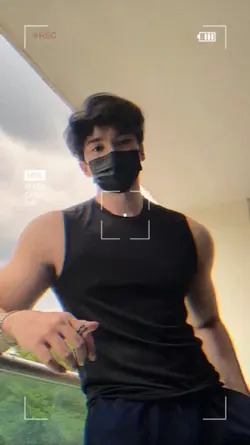 ก่อนโชว์กล้ามและหลัง