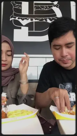 makan di resto 