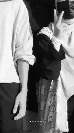 VERSI HITAM PUTIH