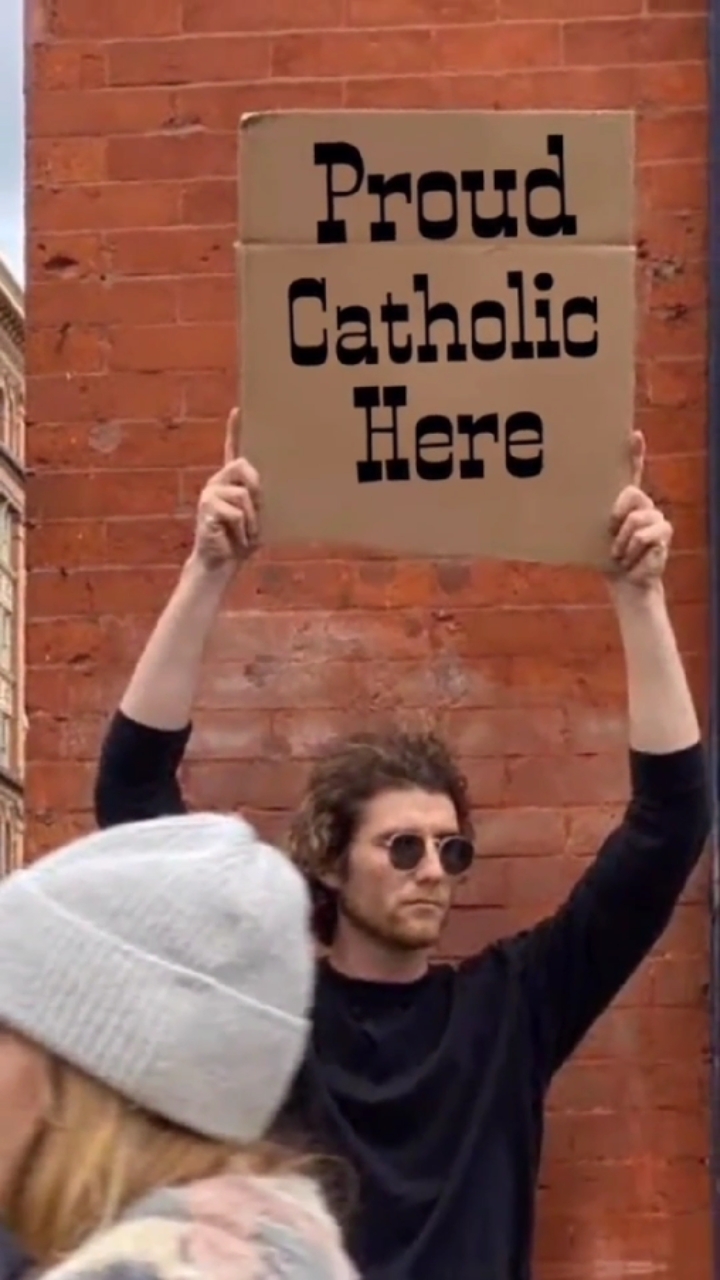 Orgulloso católico aquí