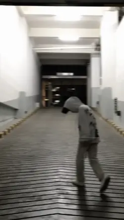 ootd foto diparkiran