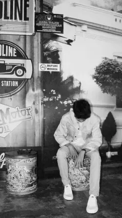 Transisi Hitam Putih