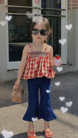 Baby cute + tim bay💕