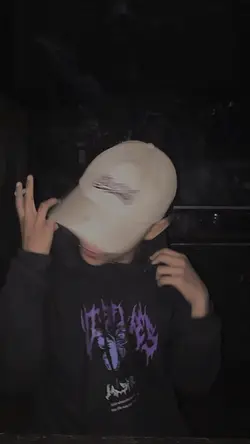 roknya putih bajunya