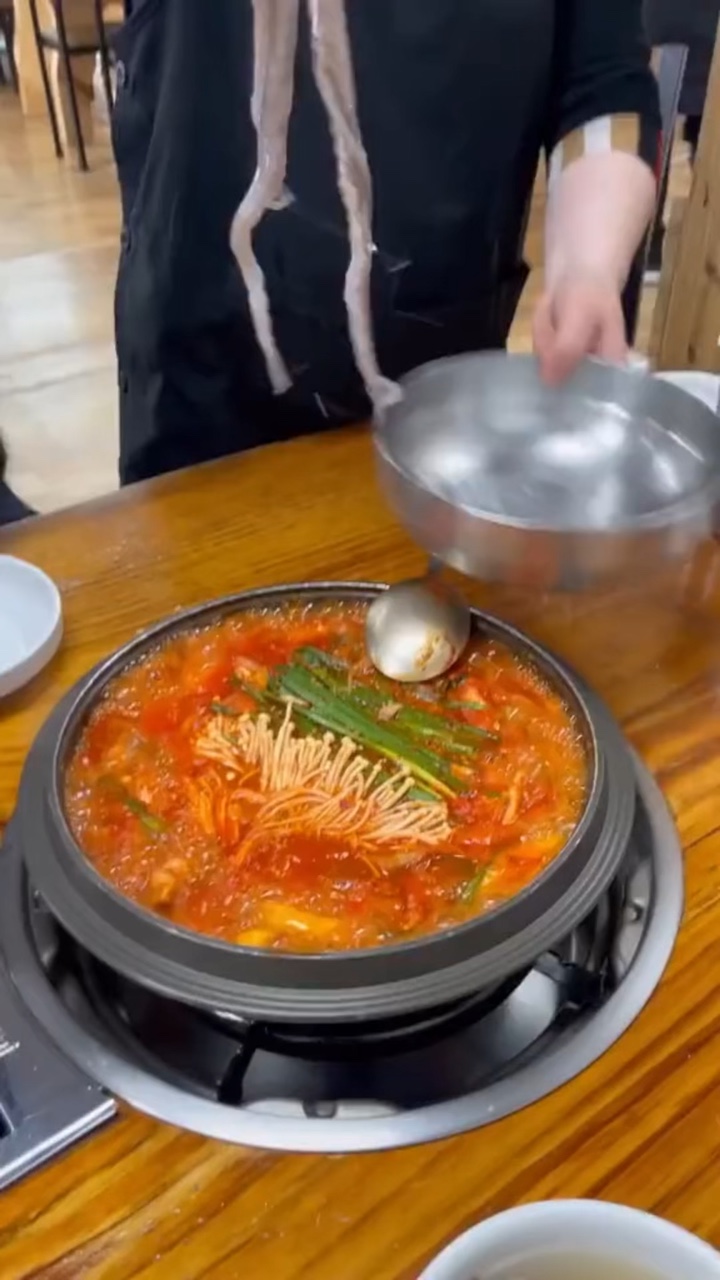 mukbang cina