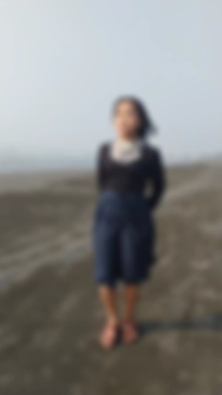 ဆံနွယ်တွေလေမှာလွင့်