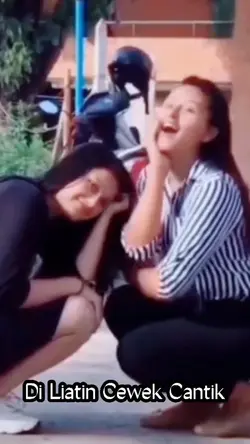 #Halu DiLiatin Cewek