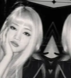 흑백 사진 넣으시는거 추천드려요