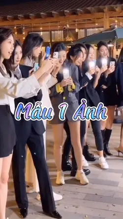 Mẫu chụp ảnh idol