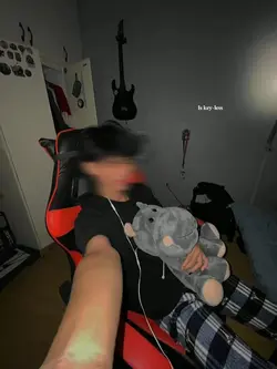 blurry facee 
