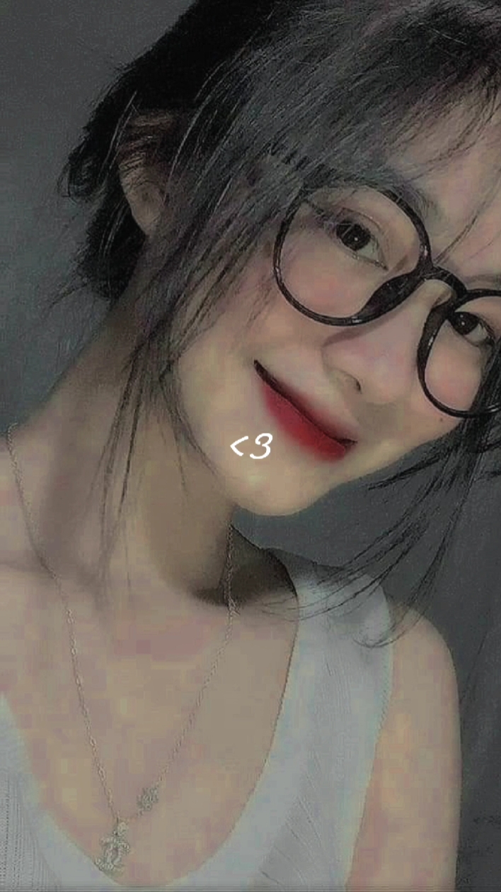 1 vidéo + 3 ảnh 