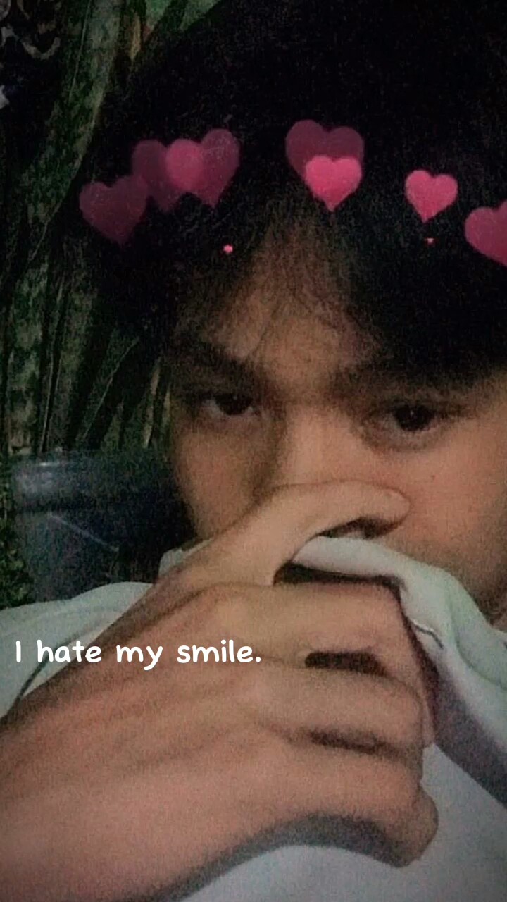 EU ODEIO MEU SORRISO, MAS