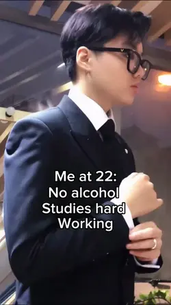 Me at 22: 🥴🖤
