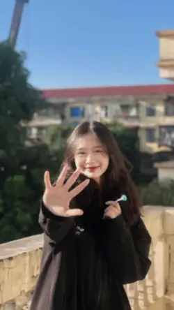 2 ảnh giật nhẹ.  