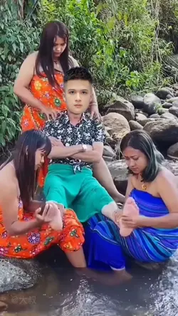 Mẫu hài hước😂