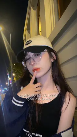 Bán bánh mì lo cho e