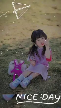 Mẫu 4 ảnh bé yêu