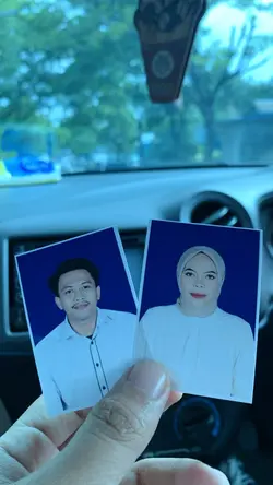 Latar Biru + Lirik