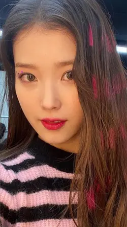 셀카를 넣어 템플릿을 완성해보세요!