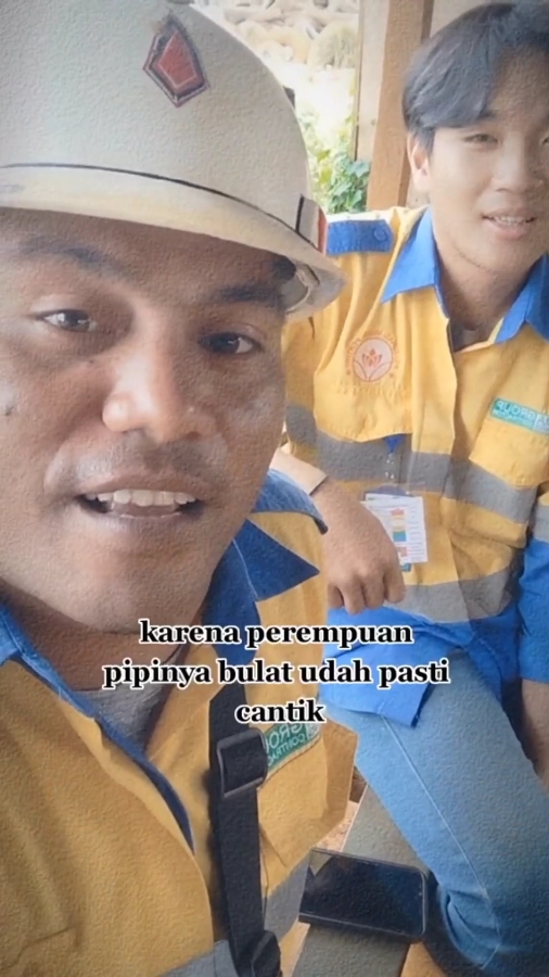 PEREMPUAN PIPI BULAT