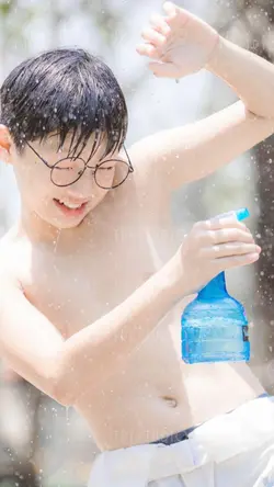 สงกรานต์เล่นนํ้ากัน