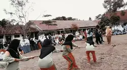 Lomba Tarik Tambang