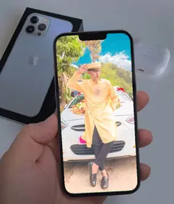 Mẫu khoe ip13