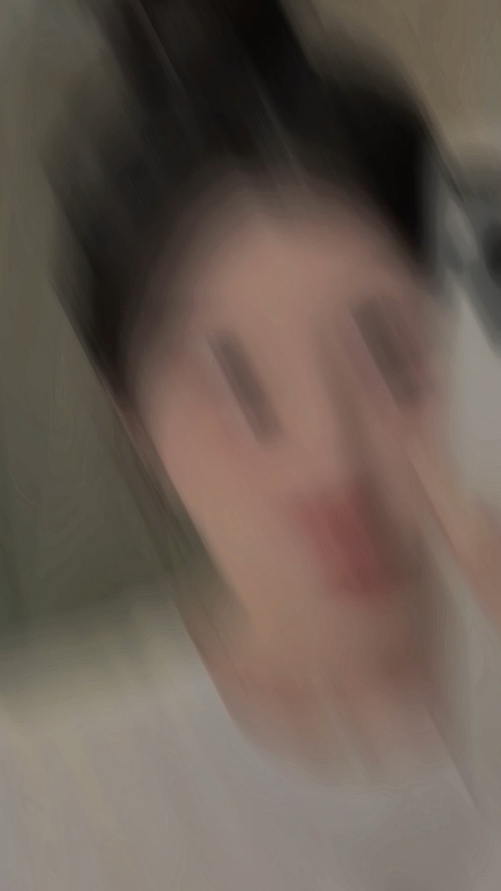 1 vidéo + 8 ảnh 