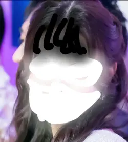 넌 왜 머리랑 마스크를 그러고있어?