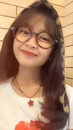 gadis kecil yang