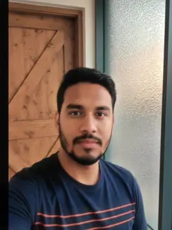Tech Selfie: dynamiczne intro dla inżyniera
