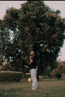 Meri ankhon mein  