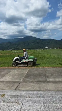 乗用草刈機、乗用モア