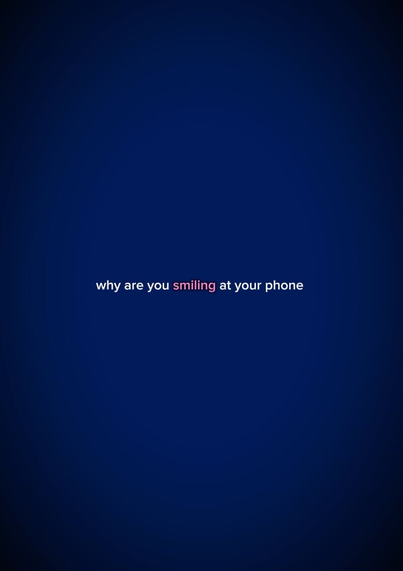 Sonriendo a mi teléfono 