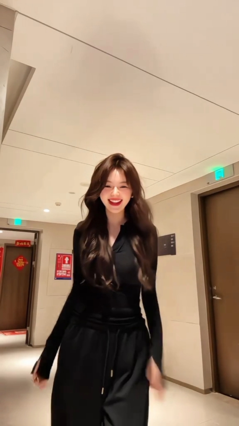 slowmo dance Nana e