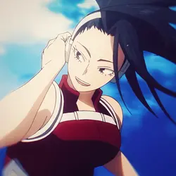 Momo yaoyorozu