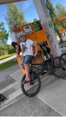 avrätta jäveln