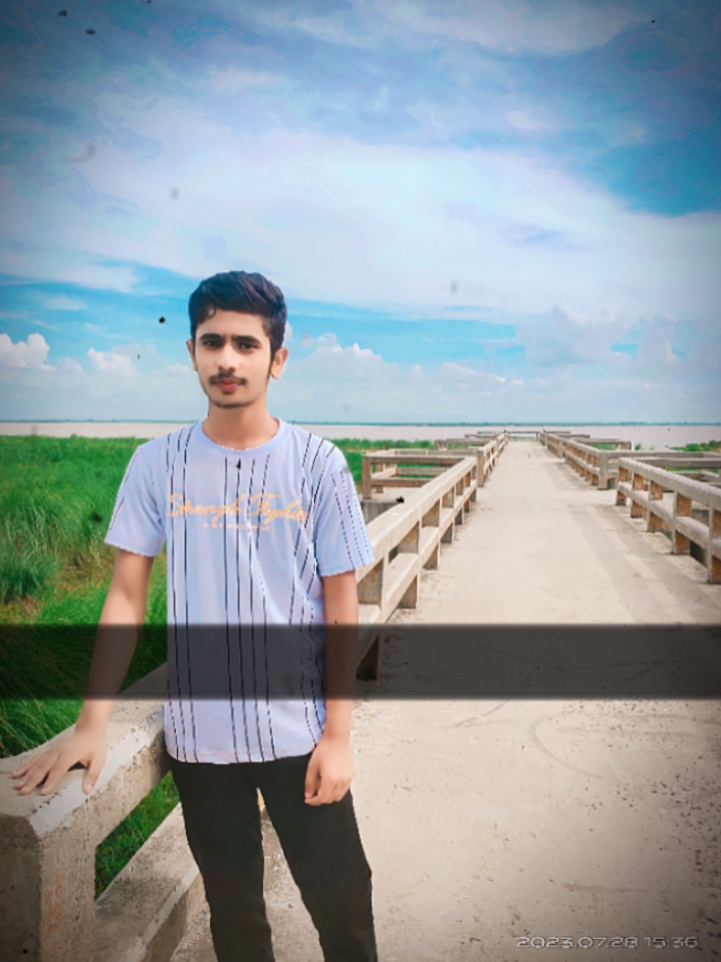 এক চোখে ক্যারিয়ার 