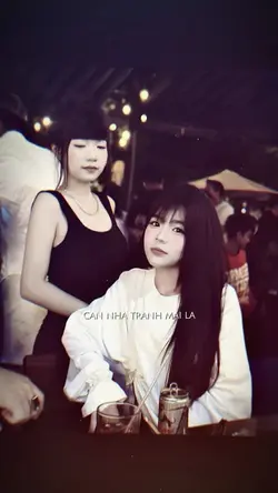 CĂN NHÀ TRANH MÁI LÁ