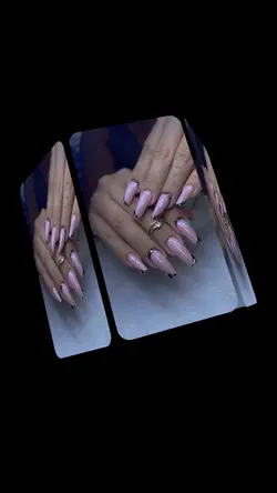Nails designer
