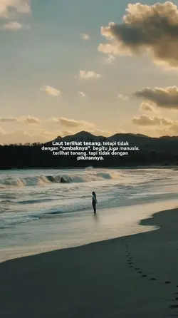 Laut terlihat tenang