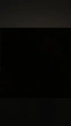 Da sfocato a nitido, ma in versione dark
