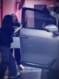1 video + 23 ảnh