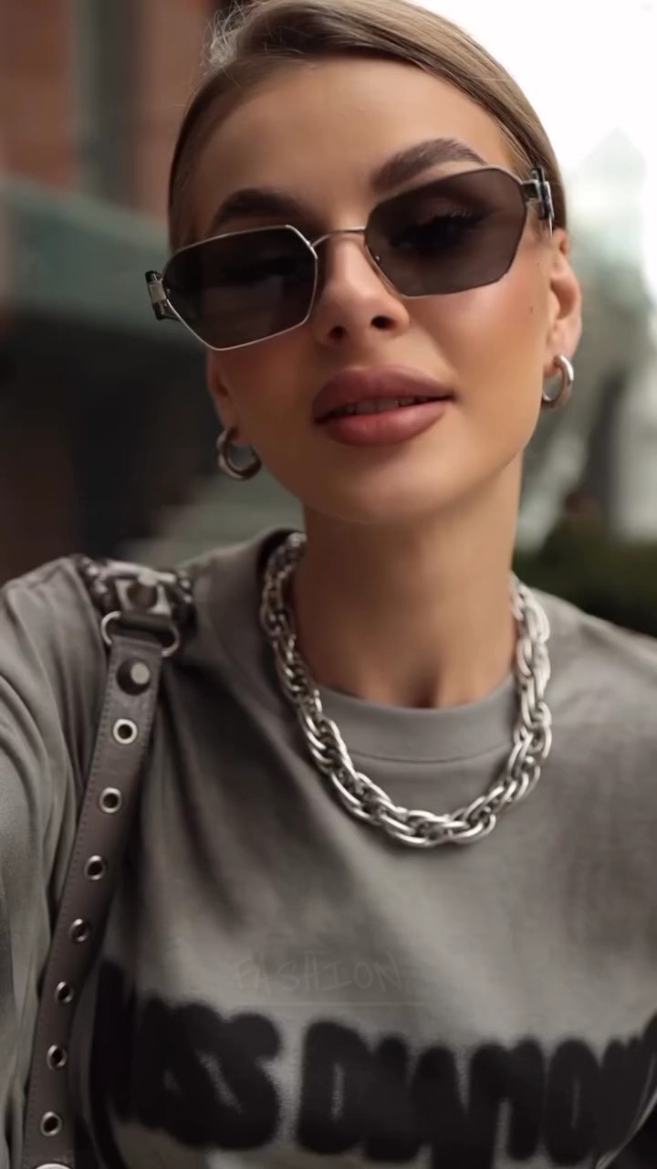 FASHION 
