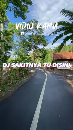 Sakitnya tu disini